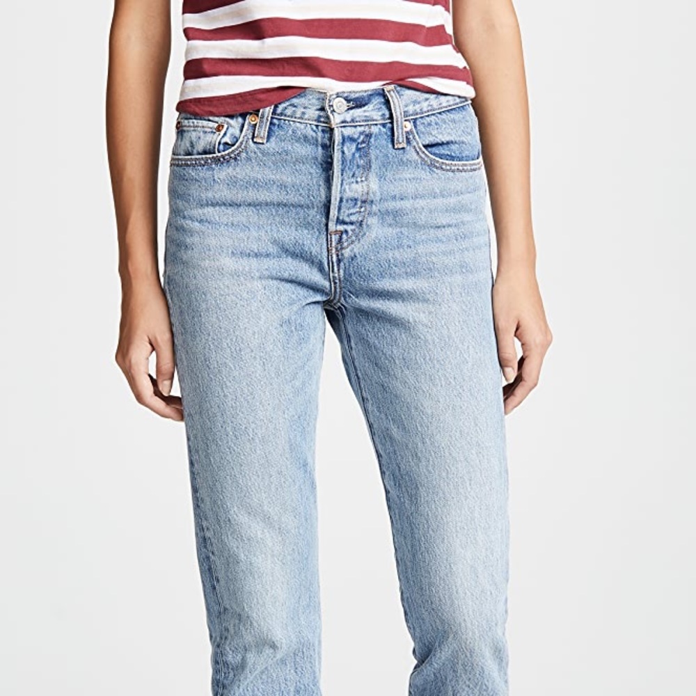 Levi’s Wedgie Icon Jeans Light Wash size 27
